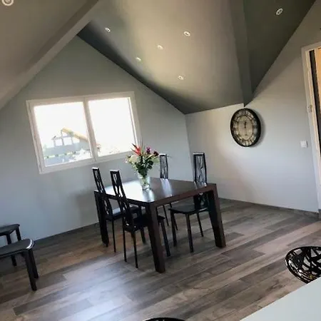 Modern Attic Apartment *